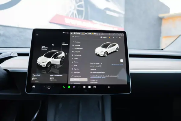 Tesla Model Y 2023 - 37900 EUR, 75000 km - AUTO.MOTO.pt - 75000km - foto 13 de 28