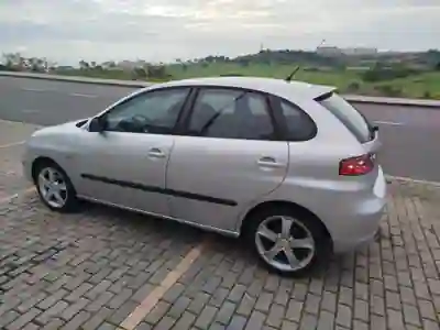 SEAT Ibiza 2006 - 3950 EUR, 243000 km - AUTO.MOTO.pt - 243000km - foto 3 de 4