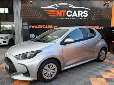 Toyota Yaris 2021 - 17900 EUR, 42195 km - foto 1 de 16