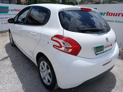 Peugeot 208 2014 - 7350 EUR, 85491 km - AUTO.MOTO.pt - 85491km - foto 7 de 25