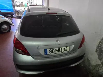Peugeot 207 2012 - 5950 EUR, 103487 km - AUTO.MOTO.pt - 103487km - foto 6 de 20