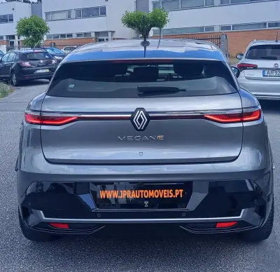 Renault Mégane E-Tech 2022 - 20490 EUR, 95500 km - AUTO.MOTO.pt - 95500km - foto 8 de 19