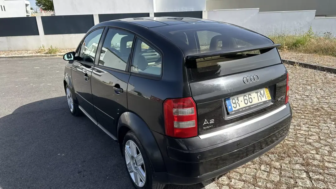 Audi A2 2002 - 3250 EUR, 380000 km - AUTO.MOTO.pt - 380000km - foto 8 de 10