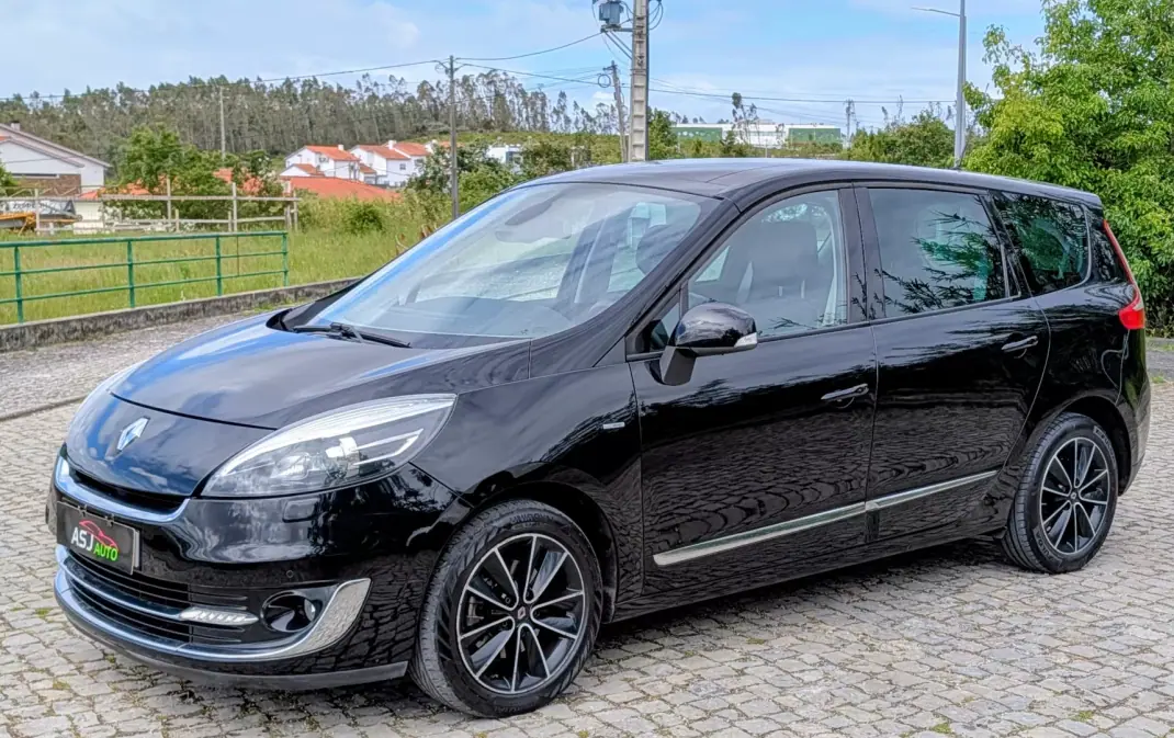 Renault Grand Scénic 2012 - 7250 EUR, 215638 km - AUTO.MOTO.pt - 215638km - foto 2 de 28