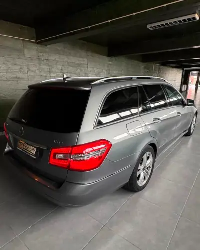 Mercedes-Benz E 250 2010 - 13400 EUR, 252500 km - AUTO.MOTO.pt - 252500km - foto 4 de 12