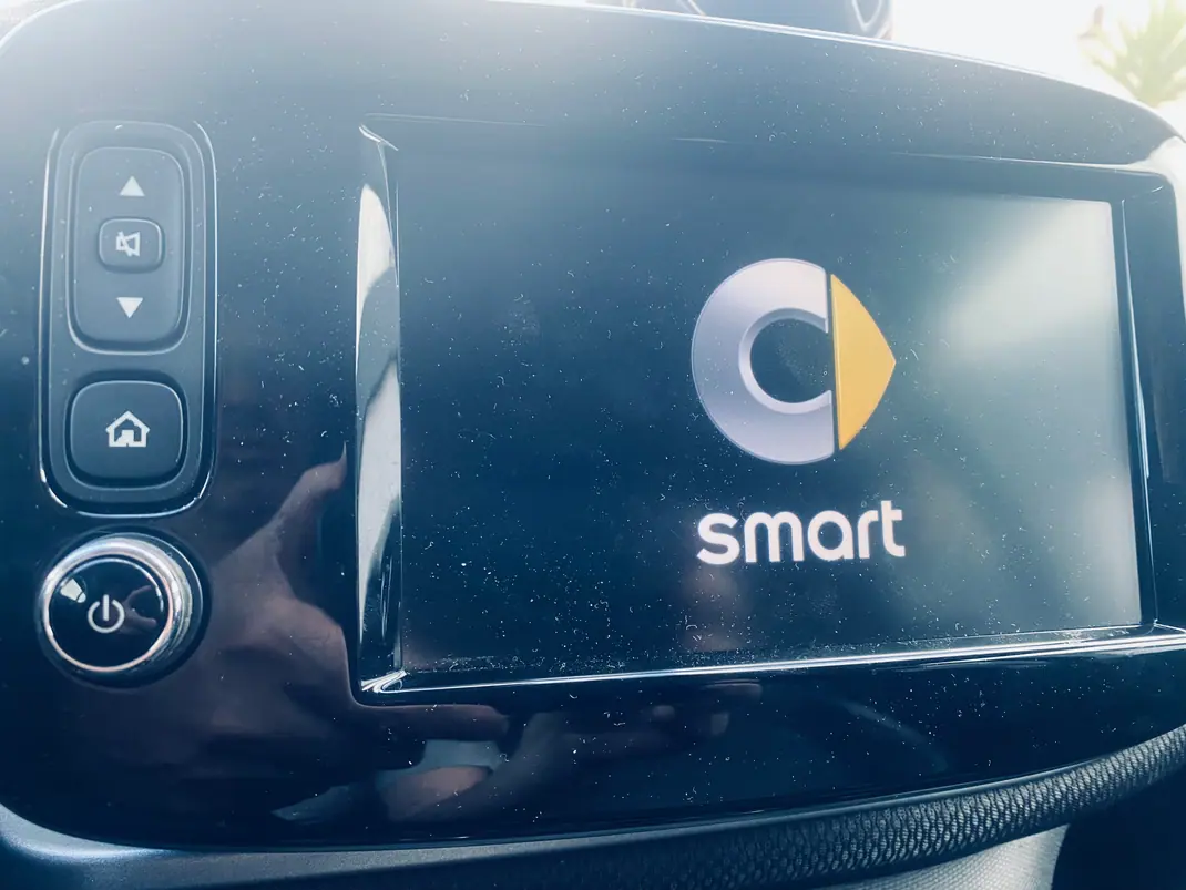 Smart Fortwo Cabrio 2019 - 9000 EUR, 150000 km - AUTO.MOTO.pt - 150000km - foto 5 de 15