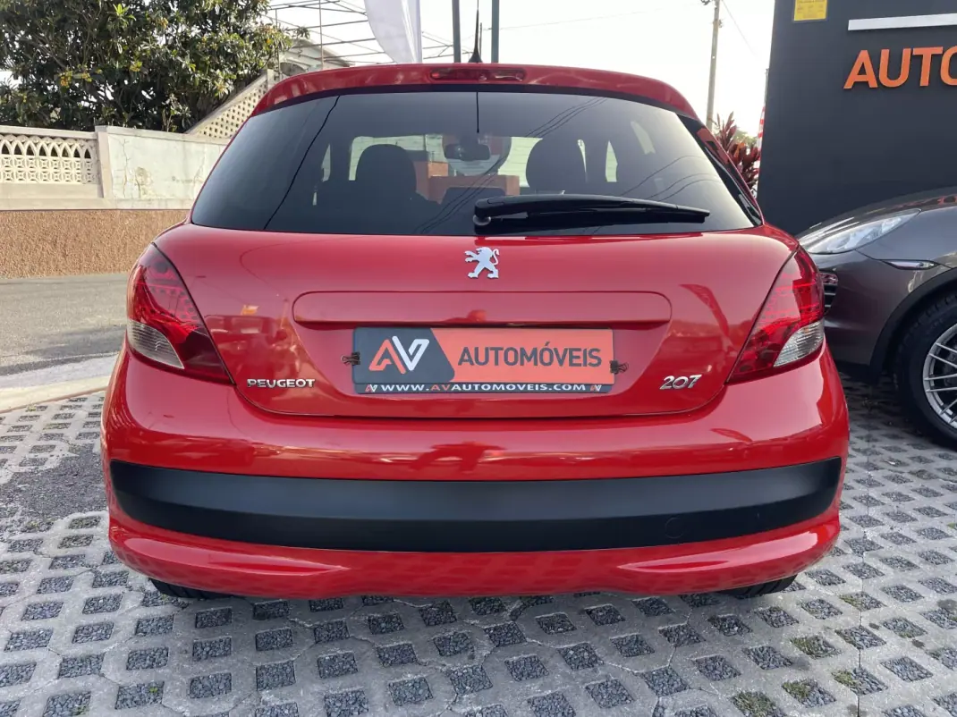 Peugeot 207 2010 - 6500 EUR, 182413 km - AUTO.MOTO.pt - 182413km - foto 6 de 9