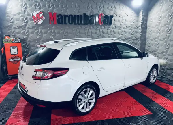 Renault Mégane Sport Tourer 2012 - 7990 EUR, 307778 km - AUTO.MOTO.pt - 307778km - foto 8 de 19
