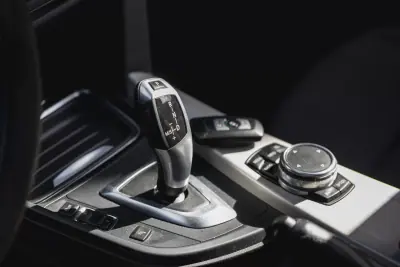 BMW 320 2015 - 19900 EUR, 169020 km - 169020km - foto 17 de 35