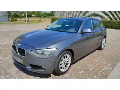 BMW 116 2013 - 7950 EUR, 323362 km - AUTO.MOTO.pt - 323362km - foto 9 de 15