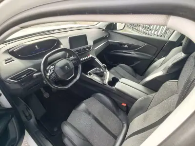 Peugeot 3008 2020 - 19900 EUR, 98000 km - AUTO.MOTO.pt - 98000km - foto 18 de 28