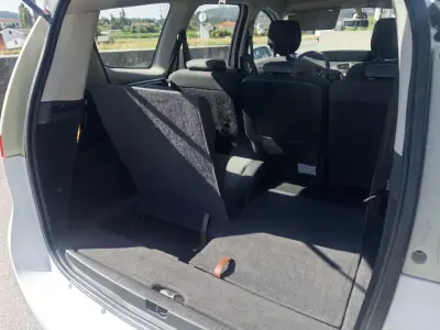 Renault Grand Scénic 2012 - 9500 EUR, 229000 km - AUTO.MOTO.pt - 229000km - foto 31 de 37