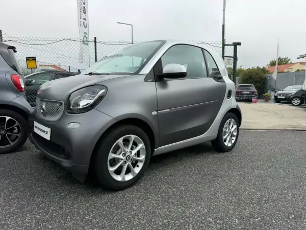 Smart ForTwo Coupé 2016 - 12480 EUR, 52000 km - AUTO.MOTO.pt - 52000km - foto 2 de 6