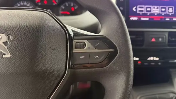 Peugeot PARTNER GIRAFON 2019 - 12990 EUR, 173169 km - AUTO.MOTO.pt - 173169km - foto 18 de 23