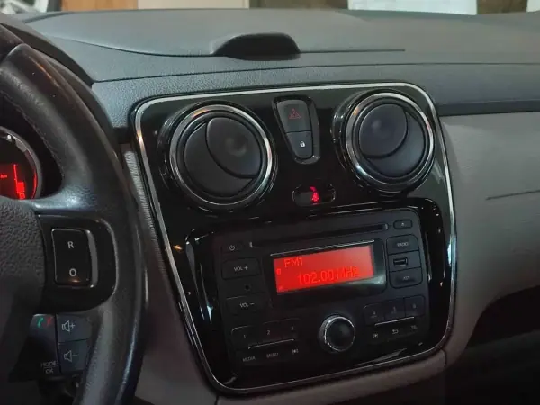 Dacia Lodgy 2016 - 12900 EUR, 161000 km - AUTO.MOTO.pt - 161000km - foto 10 de 16