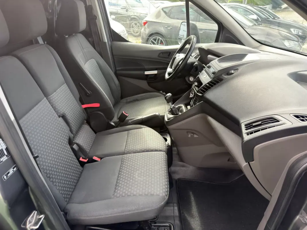 Ford Transit Connect 2018 - 12990 EUR, 152000 km - AUTO.MOTO.pt - 152000km - foto 12 de 20