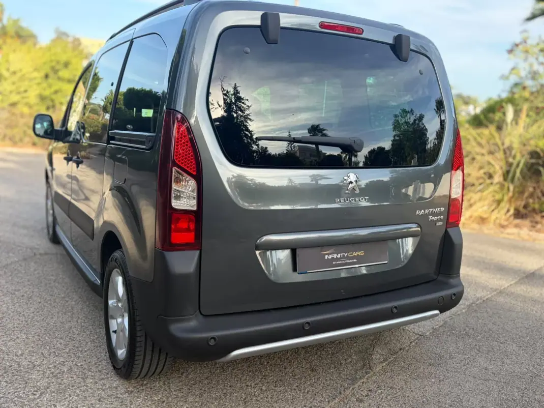 Peugeot Partner 2014 - 11999 EUR, 150000 km - 150000km - foto 14 de 20