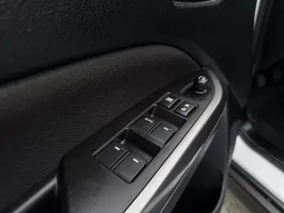 Suzuki Vitara 2019 - 15990 EUR, 77000 km - AUTO.MOTO.pt - 77000km - foto 13 de 32