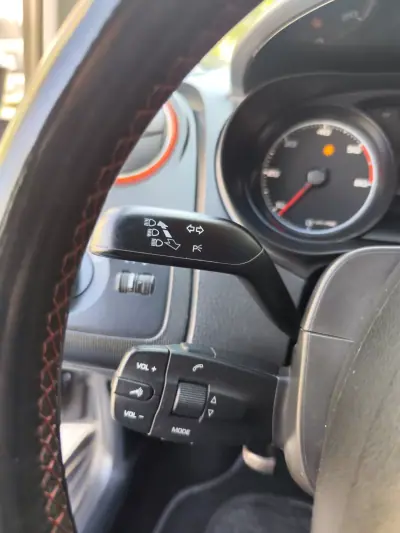 SEAT Ibiza 2015 - 8480 EUR, 179000 km - AUTO.MOTO.pt - 179000km - foto 28 de 36