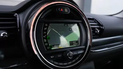 MINI Clubman 2019 - 14800 EUR, 267000 km - AUTO.MOTO.pt - 267000km - foto 21 de 23
