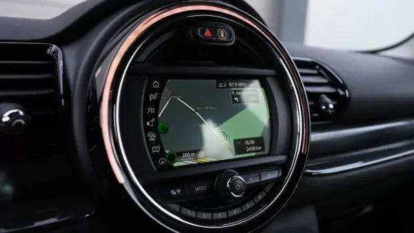 MINI Clubman 2019 - 14800 EUR, 267000 km - AUTO.MOTO.pt - 267000km - foto 21 de 23