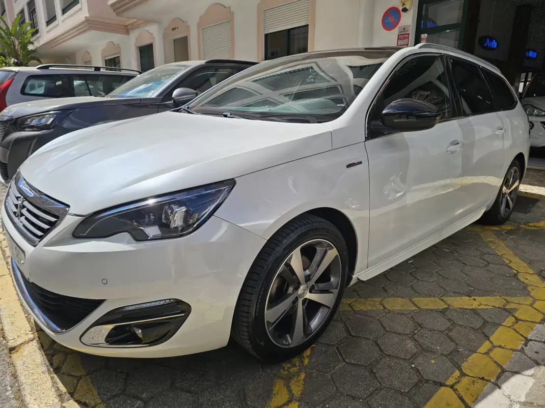 Peugeot 308 SW 2017 - 14500 EUR, 108350 km - AUTO.MOTO.pt - 108350km - foto 3 de 21