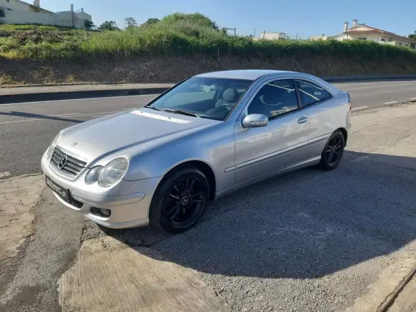 Mercedes-Benz C 180 2003 - 7000 EUR, 173500 km - AUTO.MOTO.pt - 173500km - foto 6 de 32