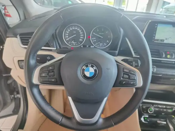 BMW 216 Active Tourer 2018 - 19990 EUR, 43600 km - AUTO.MOTO.pt - 43600km - foto 26 de 41