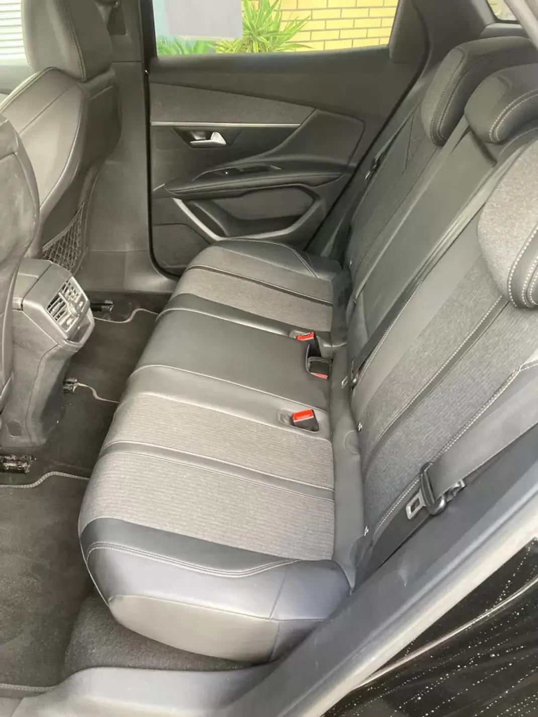 Peugeot 3008 2018 - 23900 EUR, 69800 km - AUTO.MOTO.pt - 69800km - foto 13 de 20
