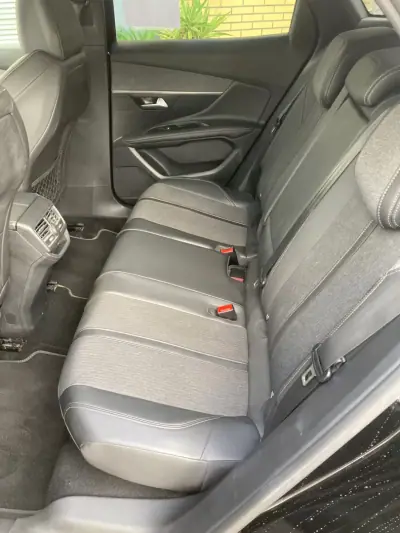 Peugeot 3008 2018 - 23900 EUR, 69800 km - AUTO.MOTO.pt - 69800km - foto 13 de 20