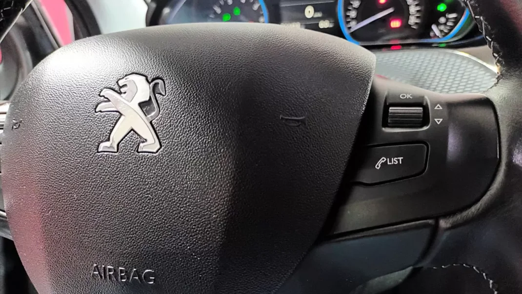 Peugeot 2008 2016 - 13750 EUR, 44423 km - AUTO.MOTO.pt - 44423km - foto 27 de 58