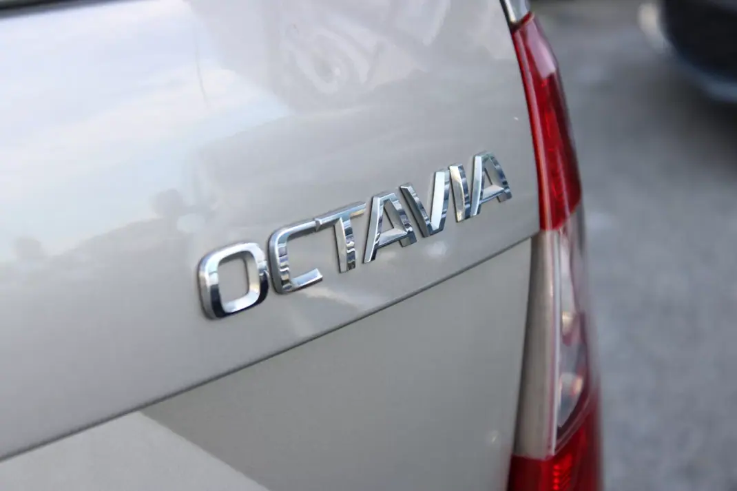 Skoda Octavia Break 2014 - 7900 EUR, 121413 km - AUTO.MOTO.pt - 121413km - foto 22 de 25