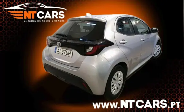 Toyota Yaris 2021 - 17900 EUR, 42195 km - AUTO.MOTO.pt - 42195km - foto 2 de 7
