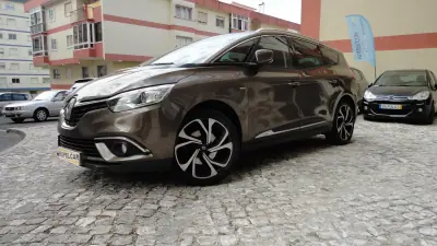 Renault Grand Scénic 2018 - 15500 EUR, 500000 km - 500000km - foto 1 de 33
