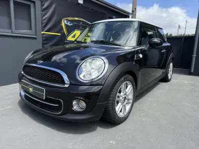 MINI Cooper 2012 - 9750 EUR, 212000 km - AUTO.MOTO.pt - 212000km - foto 4 de 17