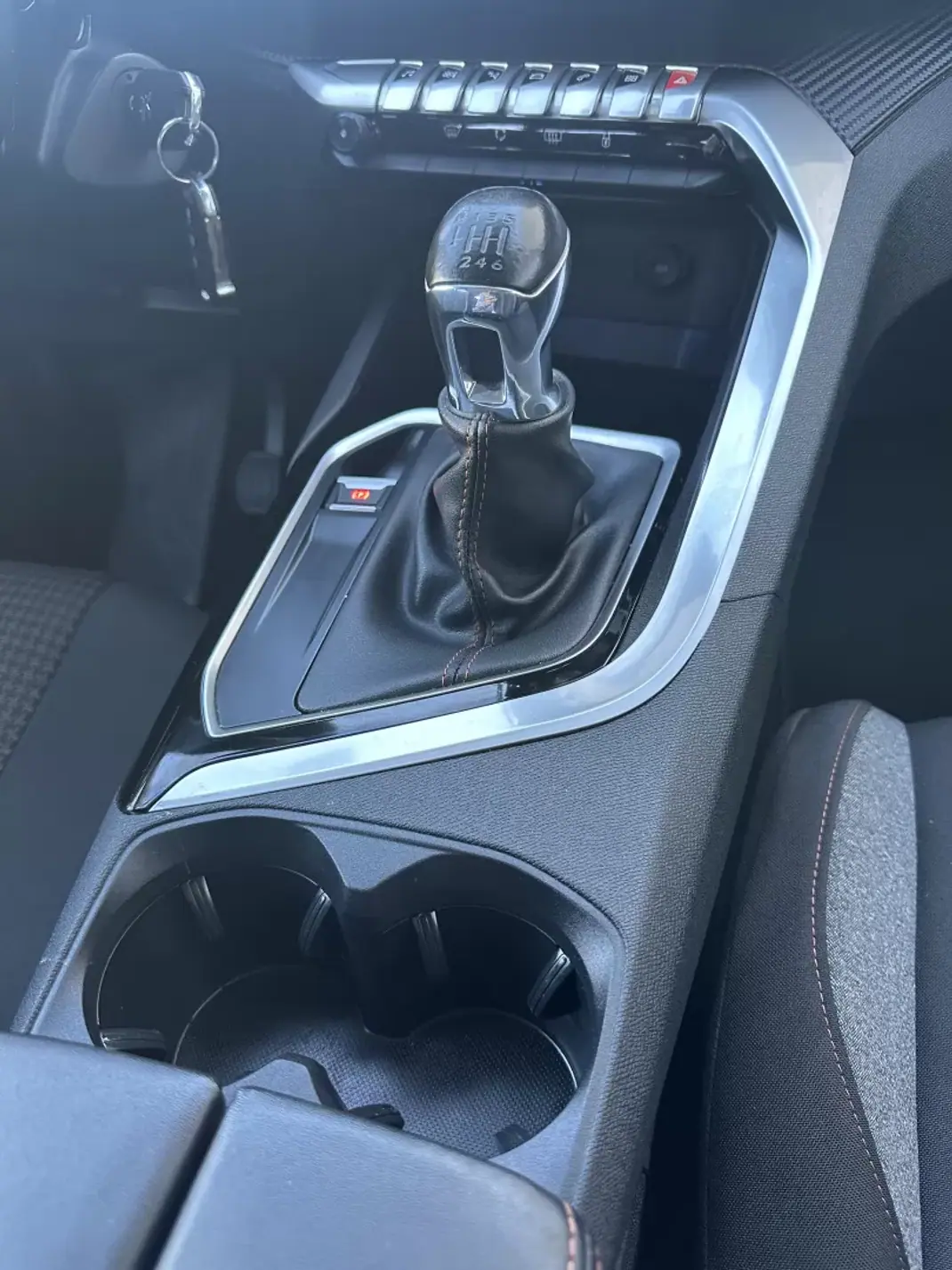 Peugeot 3008 2019 - 14900 EUR, 190000 km - 190000km - foto 55 de 64