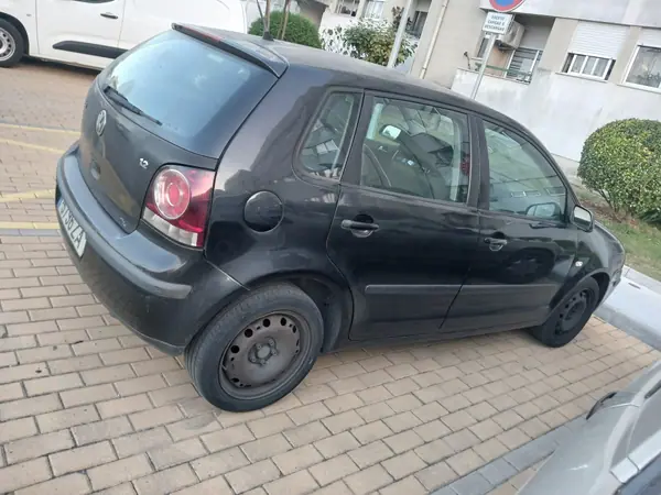Volkswagen Polo 2004 - 1800 EUR, 22800 km - 22800km - foto 12 de 14