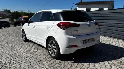 Hyundai i20 2017 - 11390 EUR, 78000 km - AUTO.MOTO.pt - 78000km - foto 3 de 20