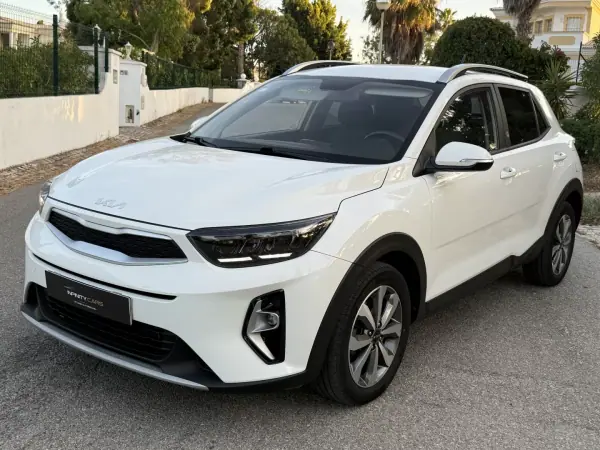 Kia Stonic 2022 - 15999 EUR, 59000 km - AUTO.MOTO.pt - 59000km - foto 2 de 14