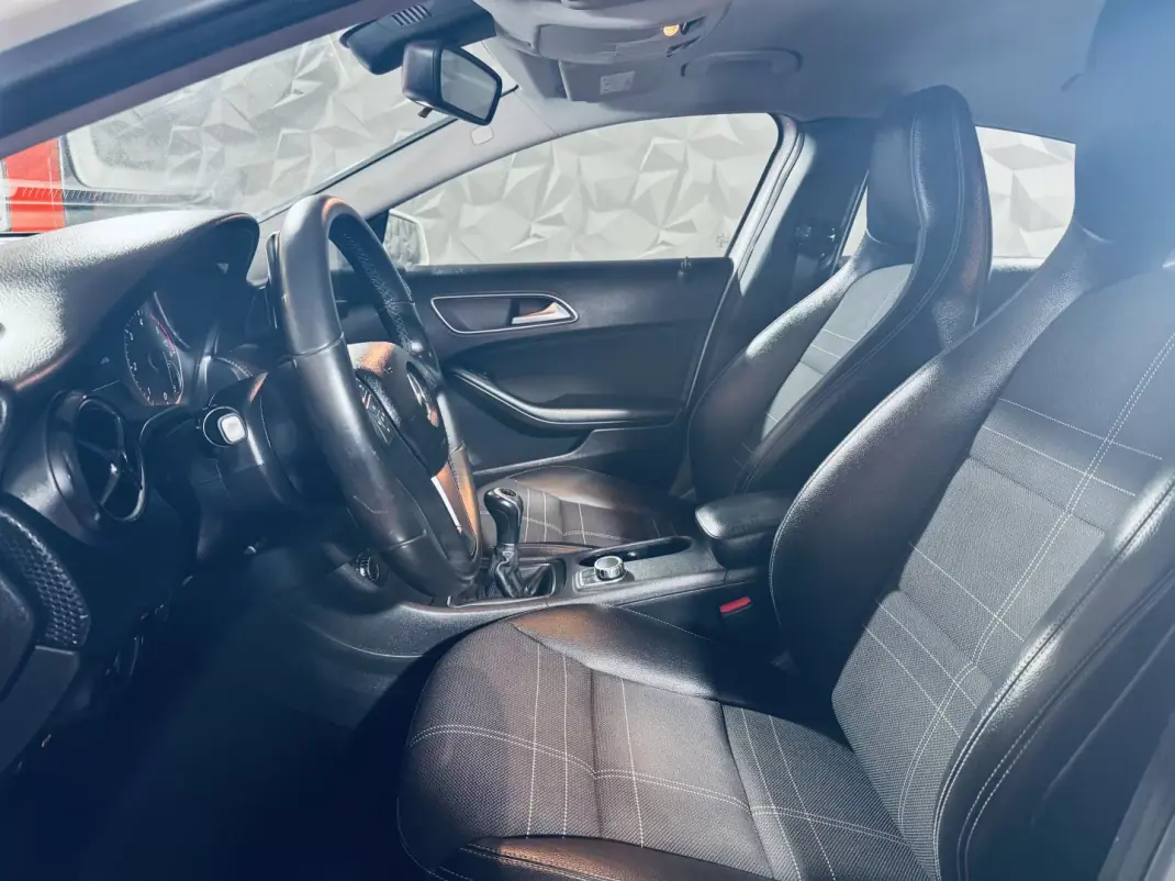 Mercedes-Benz A 160 2014 - 12990 EUR, 163824 km - AUTO.MOTO.pt - 163824km - foto 21 de 34