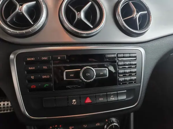 Mercedes-Benz CLA 45 AMG 2014 - 32990 EUR, 130000 km - AUTO.MOTO.pt - 130000km - foto 34 de 40