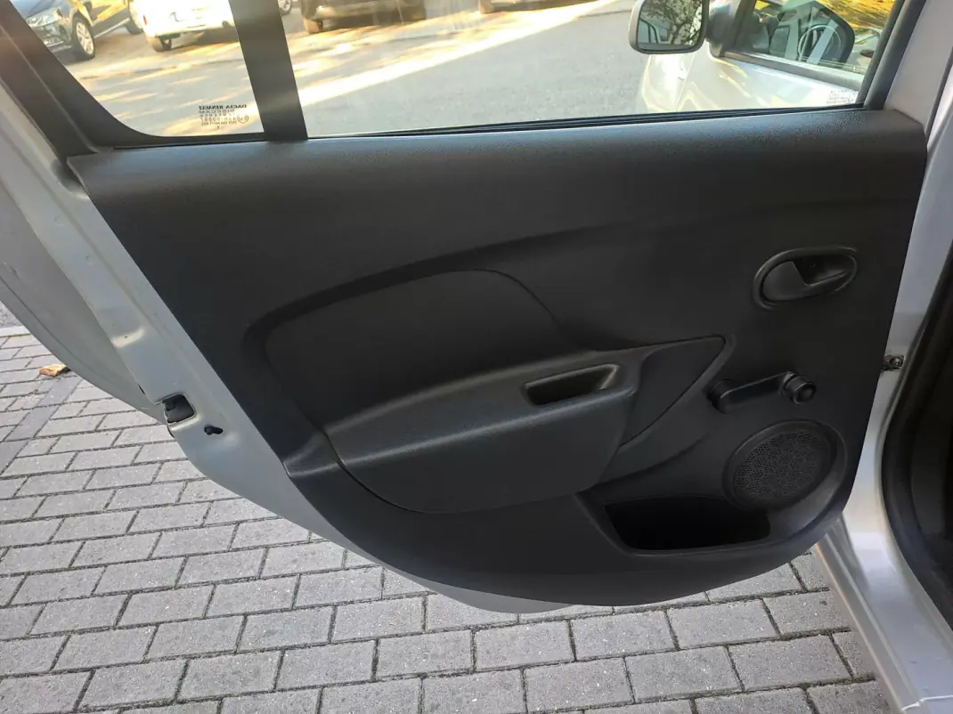 Dacia Logan MCV 2016 - 8500 EUR, 120000 km - AUTO.MOTO.pt - 120000km - foto 15 de 23