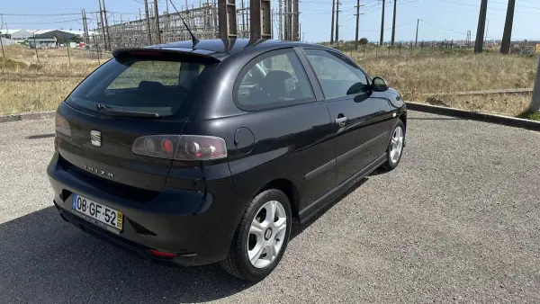 SEAT Ibiza 2008 - 3950 EUR, 125000 km - AUTO.MOTO.pt - 125000km - foto 8 de 23