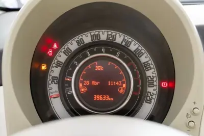 Fiat 500C 2017 - 14500 EUR, 39620 km - AUTO.MOTO.pt - 39620km - foto 21 de 39