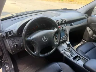 Mercedes-Benz C 220 2002 - 6450 EUR, 227000 km - AUTO.MOTO.pt - 227000km - foto 8 de 31