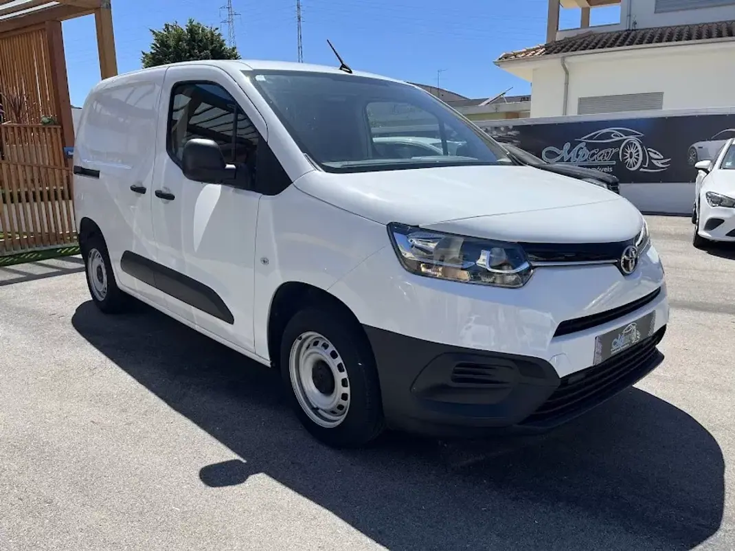 Toyota PROACE CITY 1.5D 100cv EXCLUIVE 2020 - 16450 EUR, 62000 km - AUTO.MOTO.pt - 62000km - foto 3 de 35
