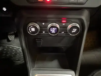 Dacia Jogger 2022 - 13950 EUR, 136000 km - AUTO.MOTO.pt - 136000km - foto 15 de 20