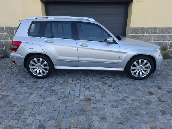 Mercedes-Benz GLK 250 2010 - 17990 EUR, 152529 km - AUTO.MOTO.pt - 152529km - foto 4 de 18