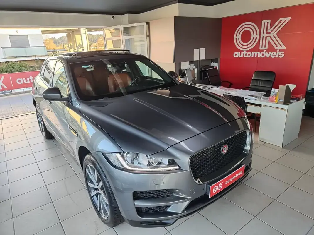 Jaguar F-Pace 2017 - 22500 EUR, 147000 km - AUTO.MOTO.pt - 147000km - foto 2 de 40