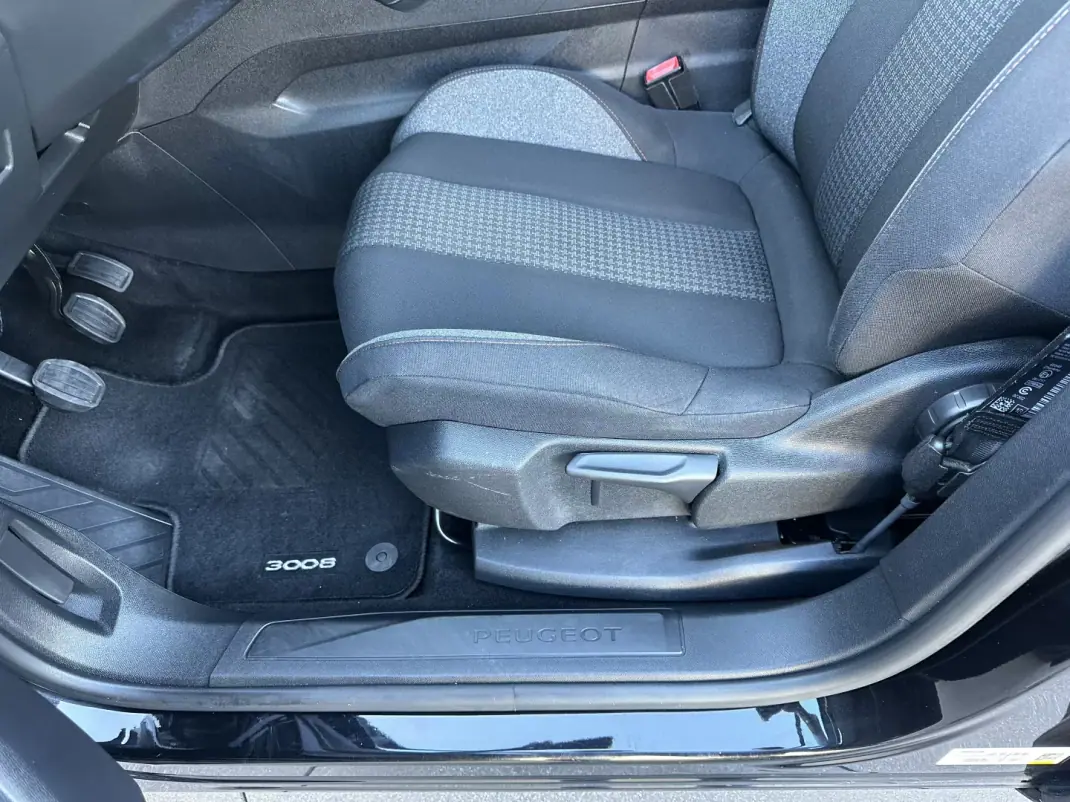 Peugeot 3008 2019 - 14900 EUR, 190000 km - 190000km - foto 35 de 64
